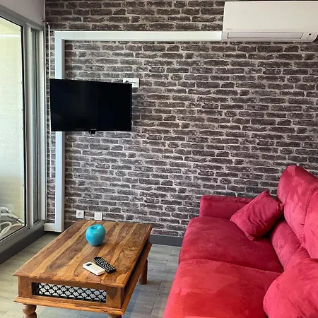 Red Pearl- Piscine, Parking Prive, Pour 4 Personnes Equipe, De Richelieu A 200 Metres דירה