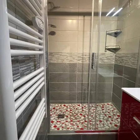 דירה Red Pearl- Piscine, Parking Prive, Pour 4 Personnes Equipe, De Richelieu A 200 Metres